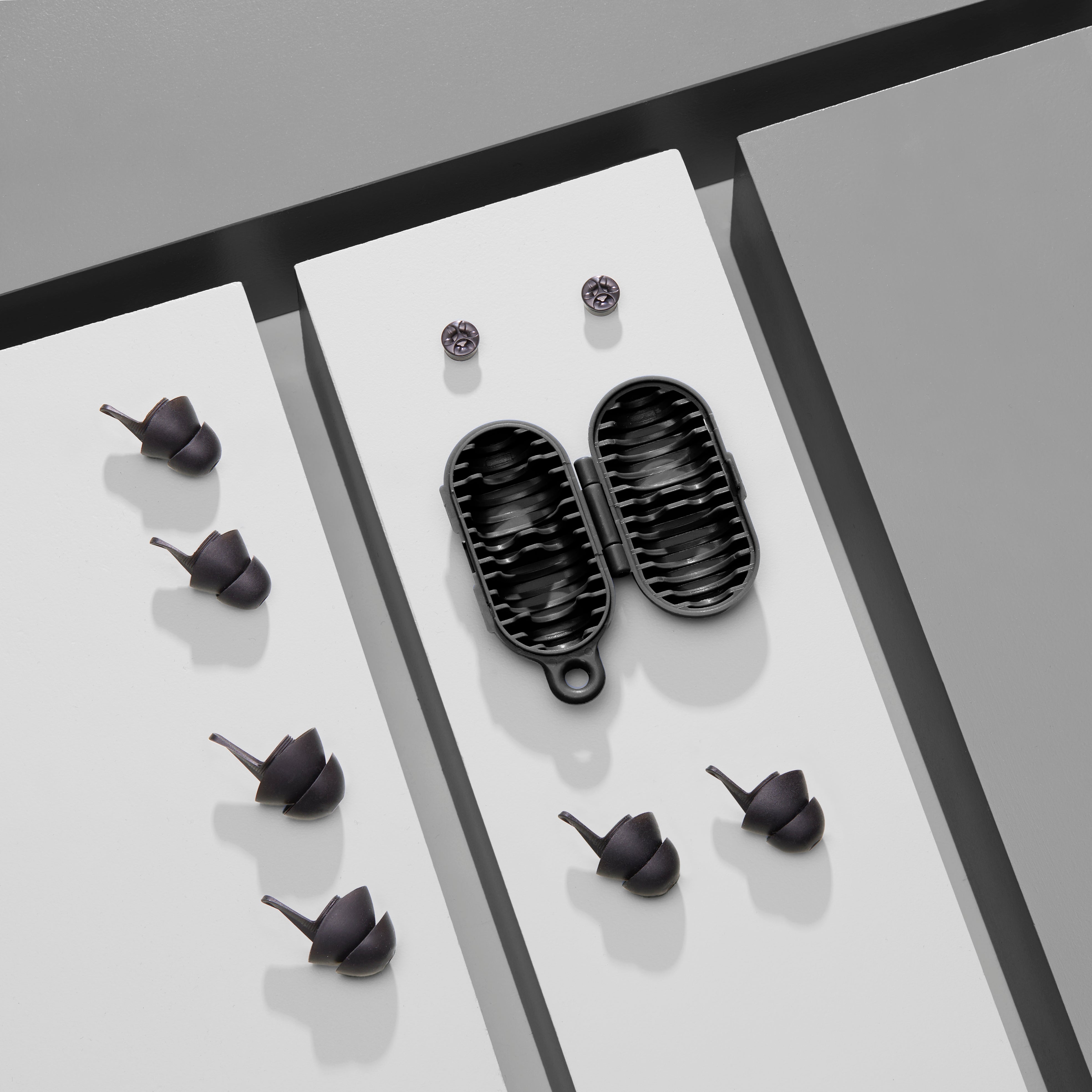 What's included with earpeace everyday, 2 small, 2 standard and 2 large earplugs, 1 pair of 22db filters, and carrying case in black