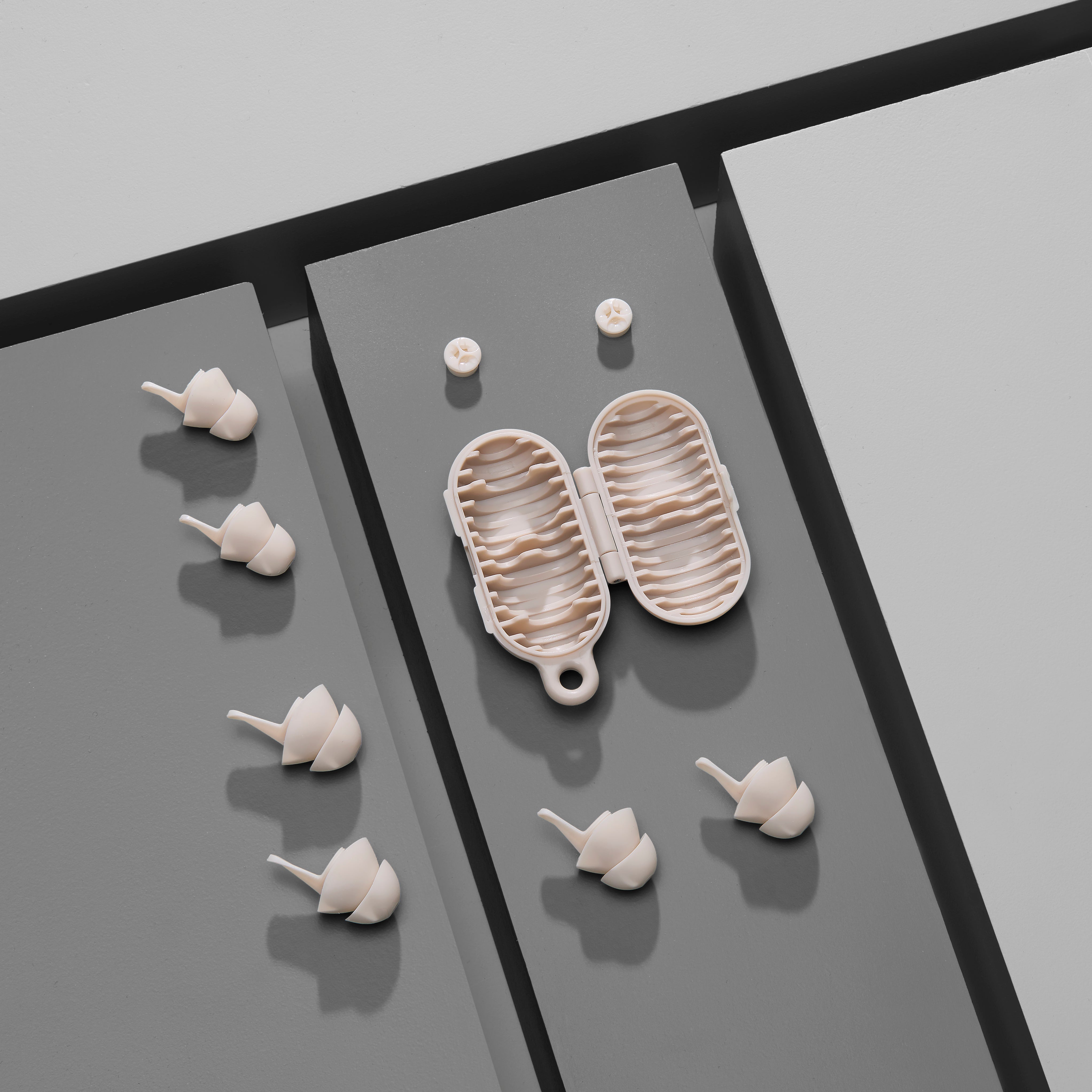 What's included with earpeace everyday, 2 small, 2 standard and 2 large earplugs, 1 pair of 22db filters, and carrying case in cream