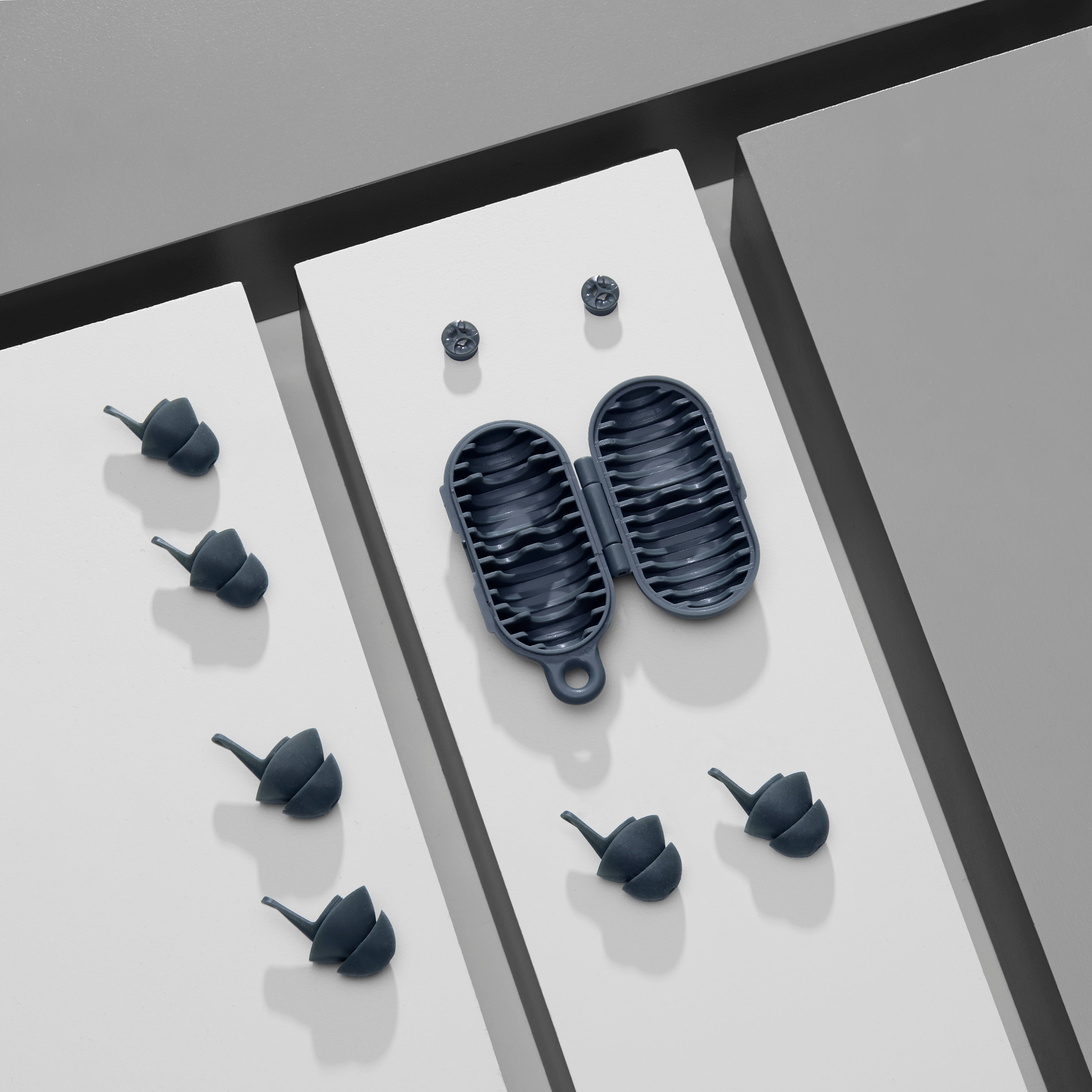 What's included with earpeace everyday, 2 small, 2 standard and 2 large earplugs, 1 pair of 22db filters, and carrying case in navy #color_navy